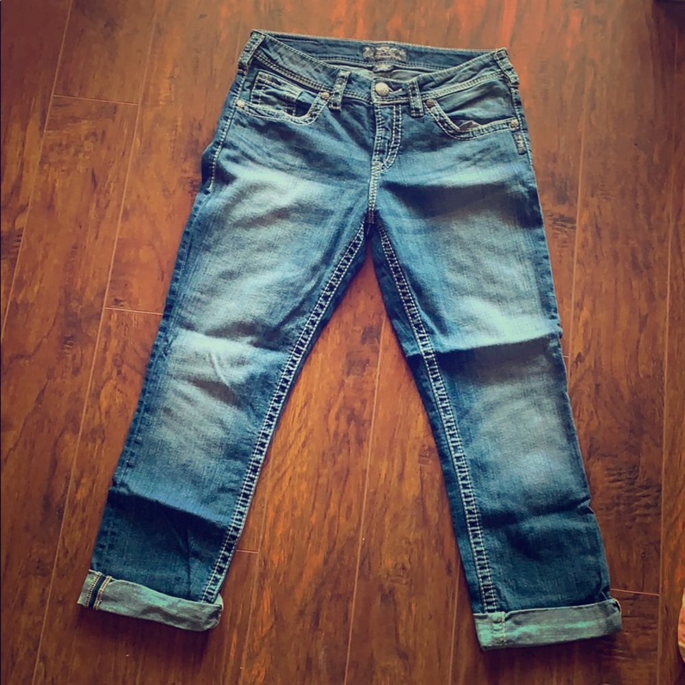Silver jean capris (like new)